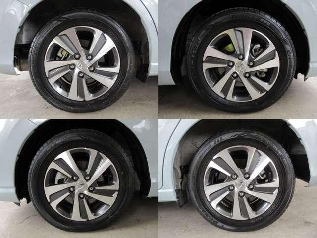 フリードハイブリッド ハイブリッド・Ｇ　Ｓパッケージ純正９型ナビ地デジＢカメラ前後ドラレコＨＯＮＤＡセンシングＣＭＢＳ／ＬＫＡＳ／誤発進制御／追従クルーズ両側電動ドア黒半革暖シート純正１５ＡＷ（30枚目）