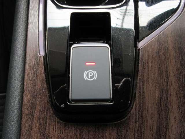 オーラ Ｇ　レザーエディション　ＢＯＳＥ寒冷地メーカーＯＰ９型ナビ地デジ全周囲カメラＰパイロット／Ｅブレ／ＦＣＷ／ＬＩ／ＢＳＩ／ＲＣＴＡ／誤発進制御／追従クルーズ黒本革暖シート純正１７ＡＷ（29枚目）