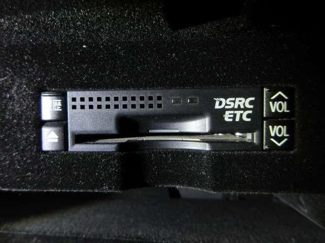 高速道路の割引特典を受けられるのはもちろん、雨の日や寒い日など、料金所でわざわざ窓を開けなくてもいいです。さらに、小銭の用意もしなくていいのでキャッシュレスでスピーディーに料金所を通過可能です！