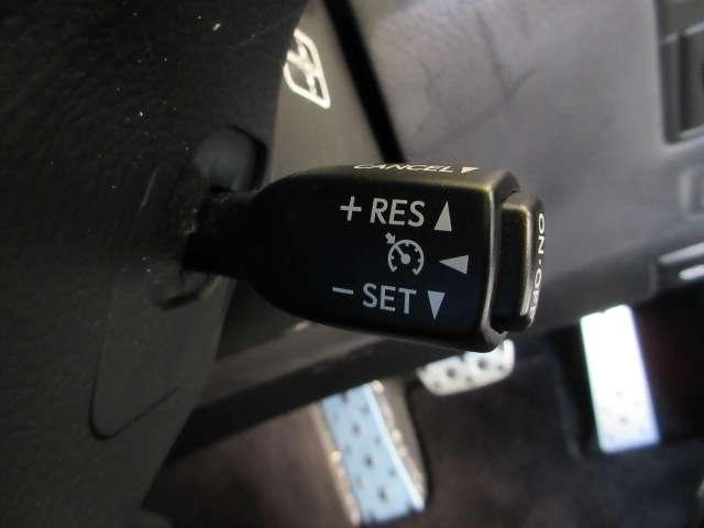 高速時に一定の速度での走行を可能とするクルーズコントロール付です。