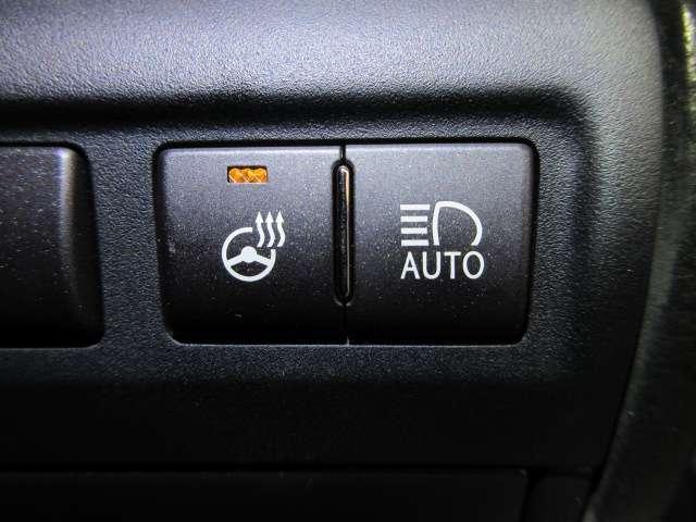 寒い時期に嬉しい、ステアリングヒーターも完備しております。