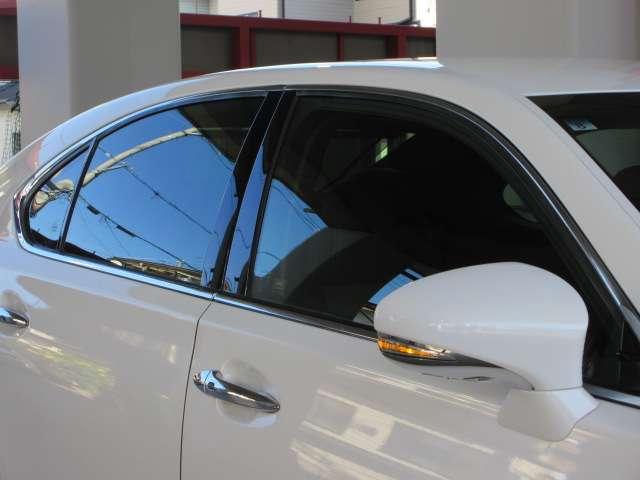 視認性にも優れる、おしゃれなウィンカーミラー☆