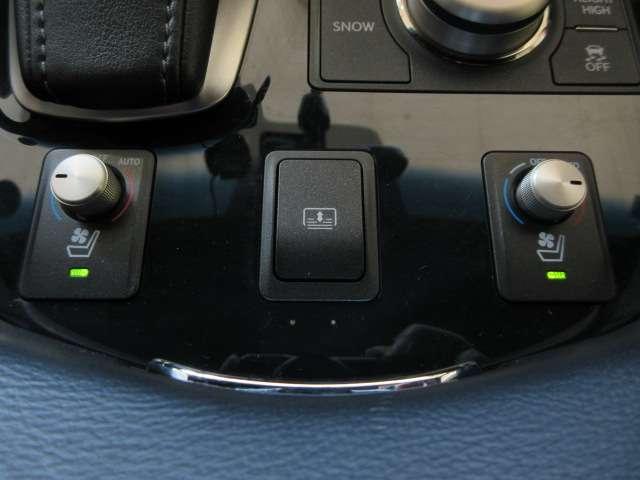 季節に応じて使い分けが可能な、シートヒーター／ベンチレーション機能も完備しております♪