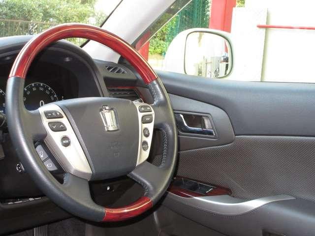 クラウンハイブリッド Ｇパッケージ　後期プレミアムＳＯＵＮＤ寒冷地メーカーＯＰナビ地デジＳ／ＢカメラＰアシストＰＣＳ／追従クルーズ黒本革電動暖冷シート後席コントローラー電動Ｒシェイド純正１８ＡＷ（28枚目）