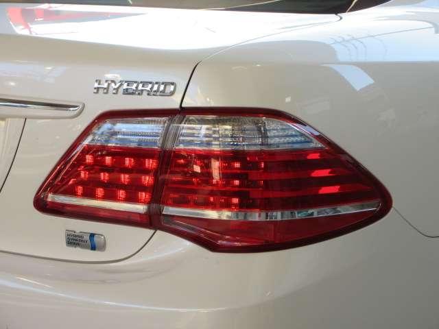 クラウンハイブリッド Ｇパッケージ　後期プレミアムＳＯＵＮＤ寒冷地メーカーＯＰナビ地デジＳ／ＢカメラＰアシストＰＣＳ／追従クルーズ黒本革電動暖冷シート後席コントローラー電動Ｒシェイド純正１８ＡＷ（31枚目）