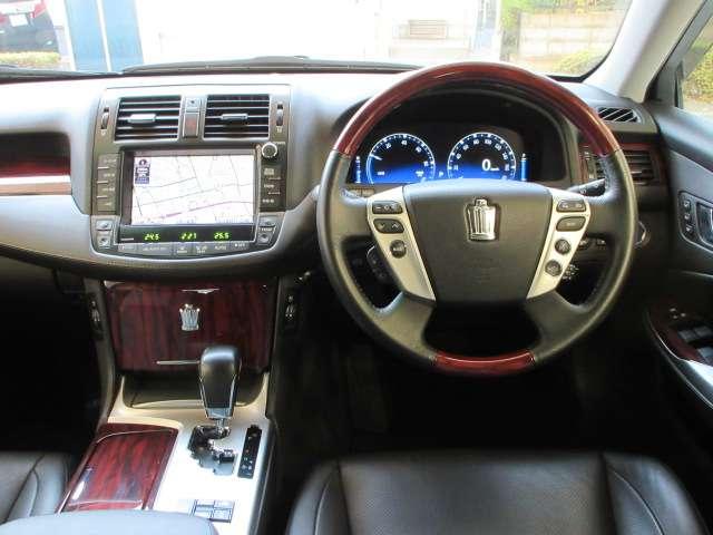 クラウンハイブリッド Ｇパッケージ　後期プレミアムＳＯＵＮＤ寒冷地メーカーＯＰナビ地デジＳ／ＢカメラＰアシストＰＣＳ／追従クルーズ黒本革電動暖冷シート後席コントローラー電動Ｒシェイド純正１８ＡＷ（47枚目）