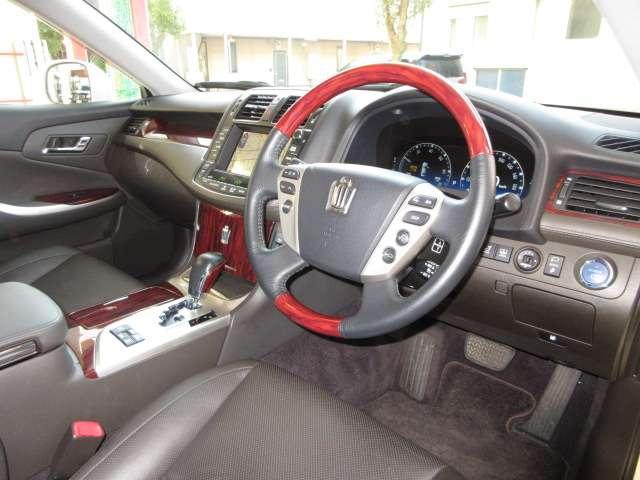 クラウンハイブリッド Ｇパッケージ　後期プレミアムＳＯＵＮＤ寒冷地メーカーＯＰナビ地デジＳ／ＢカメラＰアシストＰＣＳ／追従クルーズ黒本革電動暖冷シート後席コントローラー電動Ｒシェイド純正１８ＡＷ（48枚目）