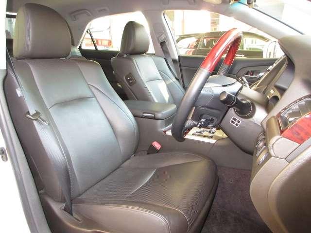 クラウンハイブリッド Ｇパッケージ　後期プレミアムＳＯＵＮＤ寒冷地メーカーＯＰナビ地デジＳ／ＢカメラＰアシストＰＣＳ／追従クルーズ黒本革電動暖冷シート後席コントローラー電動Ｒシェイド純正１８ＡＷ（58枚目）