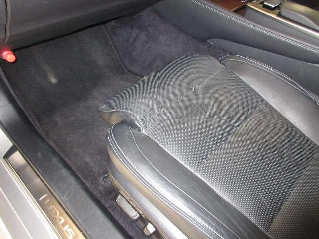 ＧＳ ＧＳ３５０　バージョンＬ　マクレビ純正１２．３型ナビ地デジＢカメラＰＣＳ／ＨＵＤ／追従クルーズ／ドライバーモニターナイトビュー／Ｃソナー三眼ＬＥＤライト黒本革電動暖冷シート電動Ｒゲート電動Ｒシェイド純正１８ＡＷ（39枚目）