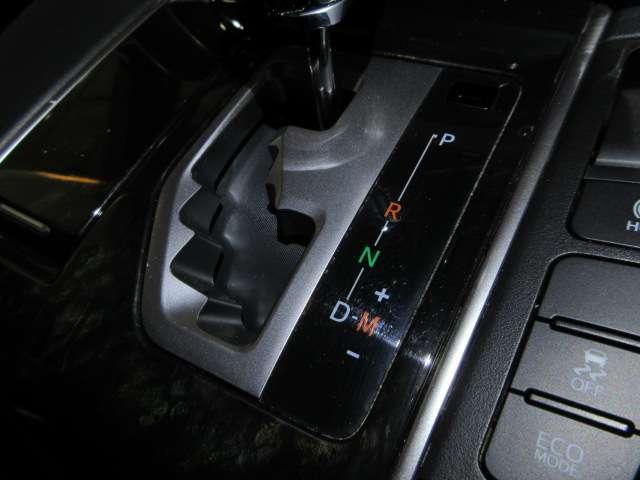 ヴェルファイア ２．５Ｚ　Ａエディション　ゴールデンアイズ　ツインサンルーフＡＬＰＩＮＥ１１型ナビ／１２．８型フリップ地デジＢカメラ両側電動／ＲゲートＭＯＤＥＬＬＩＳＴＡエアロ／グリル／マフラー純正１８ＡＷ（20枚目）