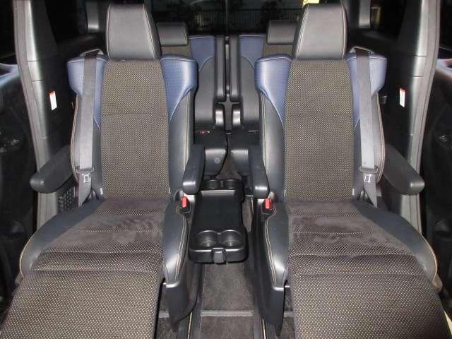 ヴェルファイア ２．５Ｚ　Ａエディション　ゴールデンアイズ　ツインサンルーフＡＬＰＩＮＥ１１型ナビ／１２．８型フリップ地デジＢカメラ両側電動／ＲゲートＭＯＤＥＬＬＩＳＴＡエアロ／グリル／マフラー純正１８ＡＷ（68枚目）