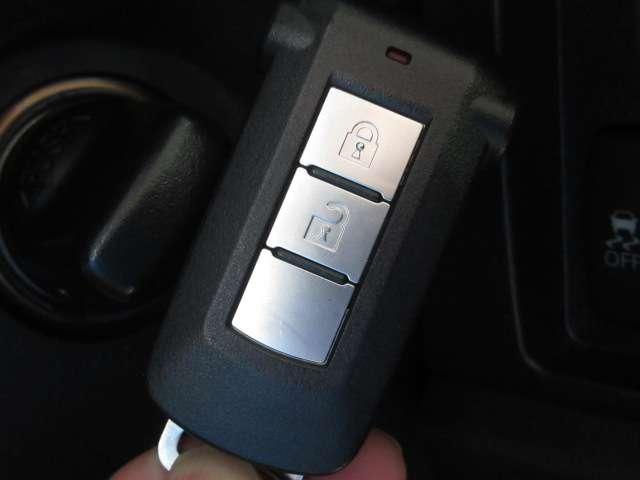 デリカＤ：５ シャモニー　１オナ　純正ＳＤナビ　ＦＳＢカメラ　地デジ　両側電動ドア　電動暖シート　ＨＩＤ　フォグ　ＥＴＣ　スマＫｅｙ　クルコン　ＭＫＷ１６ＡＷ／オールテレンタイヤ　ＪＡＯＳマッドフラップ　ＧＡＮＡＤＯＲマフラー（20枚目）