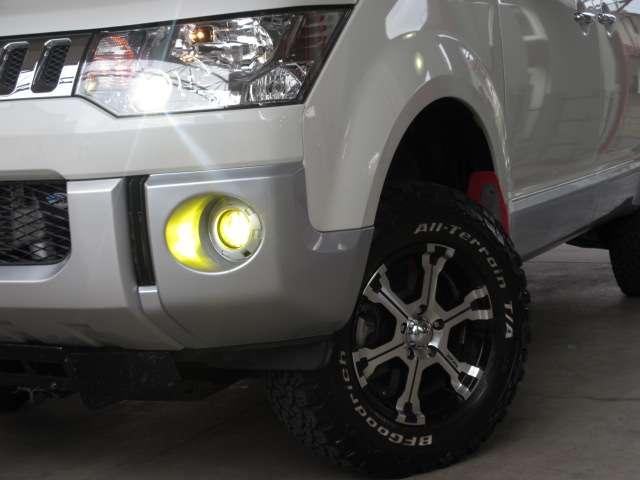 デリカＤ：５ シャモニー　１オナ　純正ＳＤナビ　ＦＳＢカメラ　地デジ　両側電動ドア　電動暖シート　ＨＩＤ　フォグ　ＥＴＣ　スマＫｅｙ　クルコン　ＭＫＷ１６ＡＷ／オールテレンタイヤ　ＪＡＯＳマッドフラップ　ＧＡＮＡＤＯＲマフラー（27枚目）