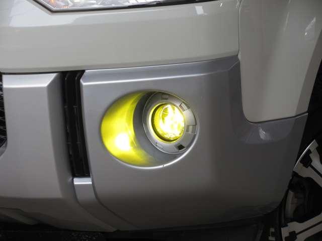 デリカＤ：５ シャモニー　１オナ　純正ＳＤナビ　ＦＳＢカメラ　地デジ　両側電動ドア　電動暖シート　ＨＩＤ　フォグ　ＥＴＣ　スマＫｅｙ　クルコン　ＭＫＷ１６ＡＷ／オールテレンタイヤ　ＪＡＯＳマッドフラップ　ＧＡＮＡＤＯＲマフラー（70枚目）