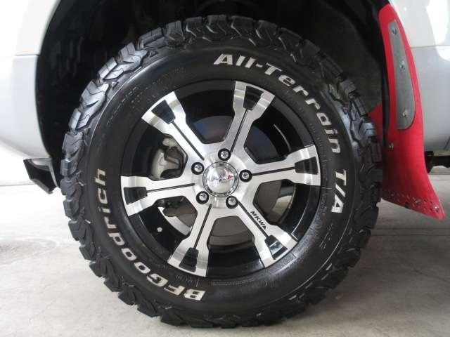 デリカＤ：５ シャモニー　１オナ　純正ＳＤナビ　ＦＳＢカメラ　地デジ　両側電動ドア　電動暖シート　ＨＩＤ　フォグ　ＥＴＣ　スマＫｅｙ　クルコン　ＭＫＷ１６ＡＷ／オールテレンタイヤ　ＪＡＯＳマッドフラップ　ＧＡＮＡＤＯＲマフラー（74枚目）