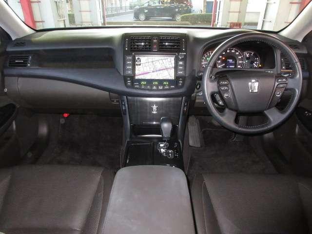 クラウン ２．５アスリート　ナビパッケージ　ＨＤＤナビ地デジＢカメラＡＦＳ付ＨＩＤサンルーフ本革電動暖冷シート純正１８ＡＷ（5枚目）