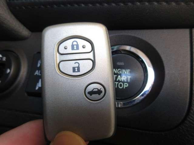 クラウン ２．５アスリート　ナビパッケージ　ＨＤＤナビ地デジＢカメラＡＦＳ付ＨＩＤサンルーフ本革電動暖冷シート純正１８ＡＷ（16枚目）