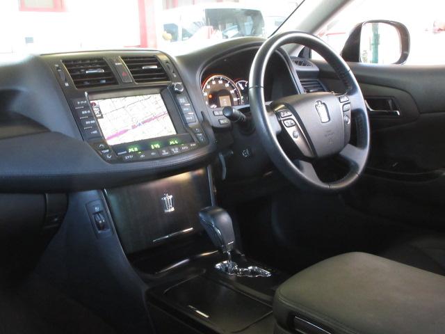 クラウン ２．５アスリート　ナビパッケージ　ＨＤＤナビ地デジＢカメラＡＦＳ付ＨＩＤサンルーフ本革電動暖冷シート純正１８ＡＷ（35枚目）