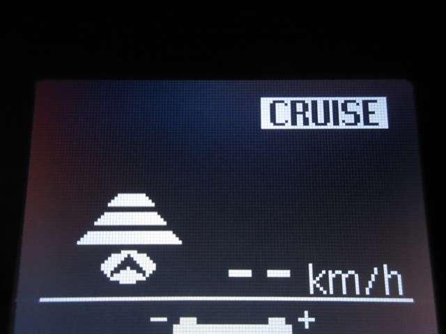 シーマ ハイブリッド　ＶＩＰ　ＢＯＳＥ純正ＤＴＶナビＳ／Ｂカメラ本革電動暖冷シート後席リモコン電動ＲシェイドＥＴＣサンルーフ純正ＡＷ（17枚目）