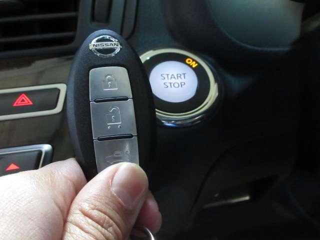 シーマ ハイブリッド　ＶＩＰ　ＢＯＳＥ純正ＤＴＶナビＳ／Ｂカメラ本革電動暖冷シート後席リモコン電動ＲシェイドＥＴＣサンルーフ純正ＡＷ（20枚目）