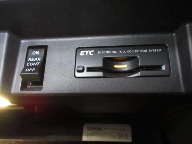 シーマ ハイブリッド　ＶＩＰ　ＢＯＳＥ純正ＤＴＶナビＳ／Ｂカメラ本革電動暖冷シート後席リモコン電動ＲシェイドＥＴＣサンルーフ純正ＡＷ（21枚目）