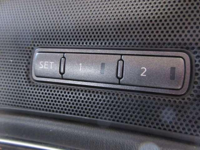 シーマ ハイブリッド　ＶＩＰ　ＢＯＳＥ純正ＤＴＶナビＳ／Ｂカメラ本革電動暖冷シート後席リモコン電動ＲシェイドＥＴＣサンルーフ純正ＡＷ（34枚目）