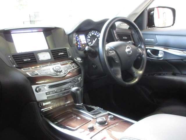 シーマ ハイブリッド　ＶＩＰ　ＢＯＳＥ純正ＤＴＶナビＳ／Ｂカメラ本革電動暖冷シート後席リモコン電動ＲシェイドＥＴＣサンルーフ純正ＡＷ（46枚目）