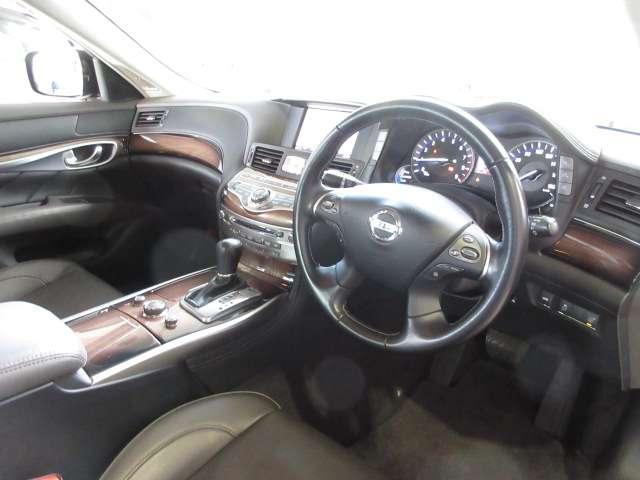 シーマ ハイブリッド　ＶＩＰ　ＢＯＳＥ純正ＤＴＶナビＳ／Ｂカメラ本革電動暖冷シート後席リモコン電動ＲシェイドＥＴＣサンルーフ純正ＡＷ（50枚目）