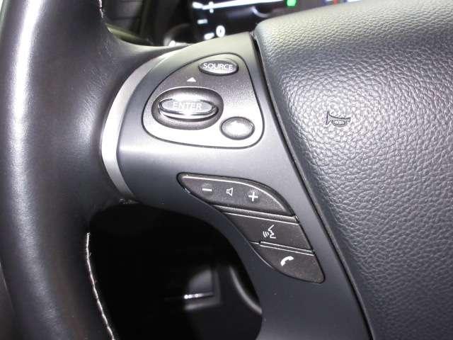 シーマ ハイブリッド　ＶＩＰ　ＢＯＳＥ純正ＤＴＶナビＳ／Ｂカメラ本革電動暖冷シート後席リモコン電動ＲシェイドＥＴＣサンルーフ純正ＡＷ（54枚目）