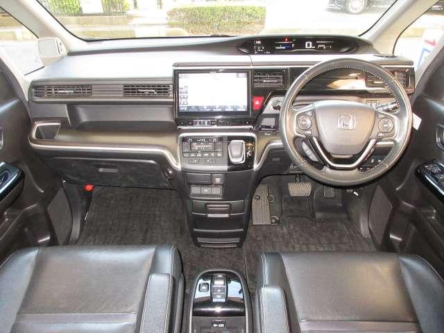 ステップワゴンスパーダ スパーダハイブリッド　Ｇ・ＥＸ　ホンダセンシング　後期１オナＡＬＰＩＮＥ１０型ナビ／１２．８型フリップ黒革暖シート両電動ＡＵＴＯ付ＬＥＤ／フォグ／デイライト無限エアロ純正１６ＡＷ（4枚目）