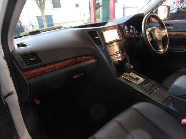 レガシィアウトバック 2.5iアイサイト 後期carrozzeriaナビ音楽録音 Bカメラ 前後フォグ AUTO付HID アイサイトVer,2/PCS/LKA ルーフレール 革巻ステアS/W パドルシフト 停止保持付クルーズ 純正17AW(31枚目)