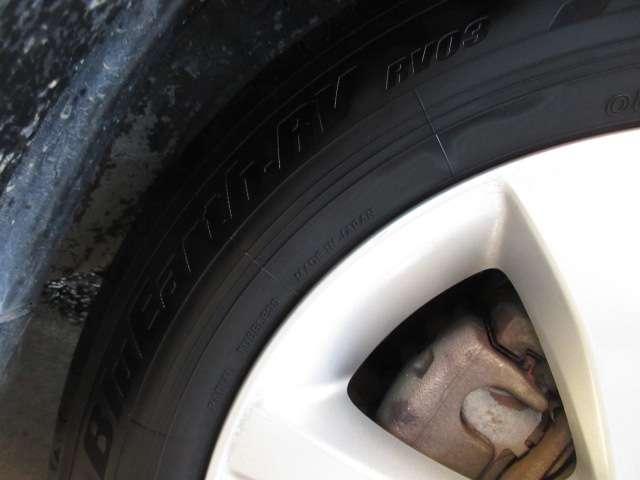 レガシィアウトバック 2.5iアイサイト 後期carrozzeriaナビ音楽録音 Bカメラ 前後フォグ AUTO付HID アイサイトVer,2/PCS/LKA ルーフレール 革巻ステアS/W パドルシフト 停止保持付クルーズ 純正17AW(40枚目)