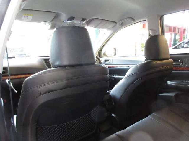 レガシィアウトバック 2.5iアイサイト 後期carrozzeriaナビ音楽録音 Bカメラ 前後フォグ AUTO付HID アイサイトVer,2/PCS/LKA ルーフレール 革巻ステアS/W パドルシフト 停止保持付クルーズ 純正17AW(50枚目)