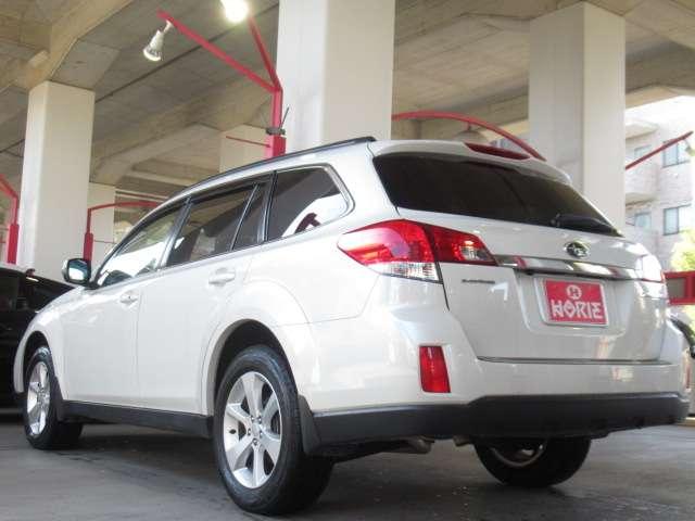 レガシィアウトバック 2.5iアイサイト 後期carrozzeriaナビ音楽録音 Bカメラ 前後フォグ AUTO付HID アイサイトVer,2/PCS/LKA ルーフレール 革巻ステアS/W パドルシフト 停止保持付クルーズ 純正17AW(70枚目)