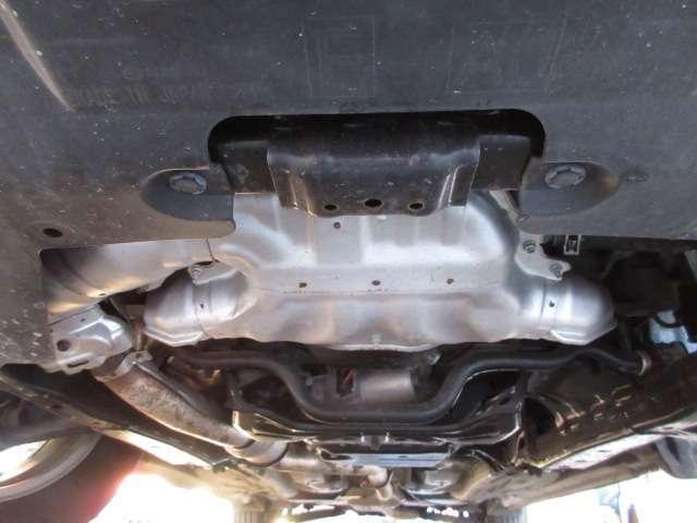 レガシィアウトバック 2.5iアイサイト 後期carrozzeriaナビ音楽録音 Bカメラ 前後フォグ AUTO付HID アイサイトVer,2/PCS/LKA ルーフレール 革巻ステアS/W パドルシフト 停止保持付クルーズ 純正17AW(77枚目)