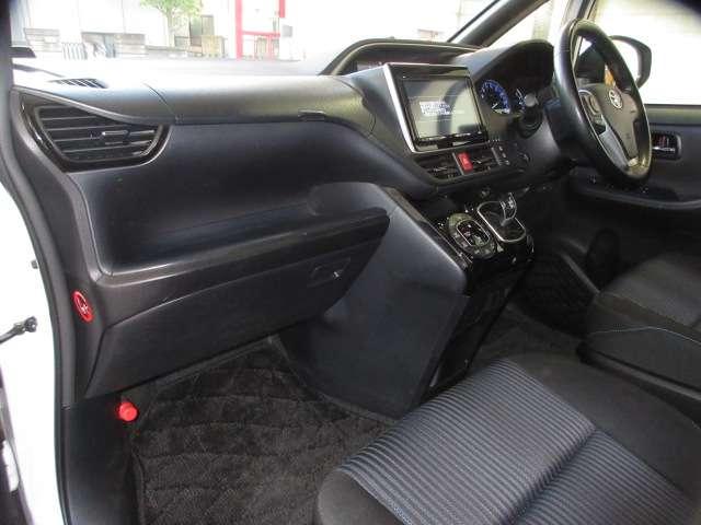 ヴォクシー (34枚目)