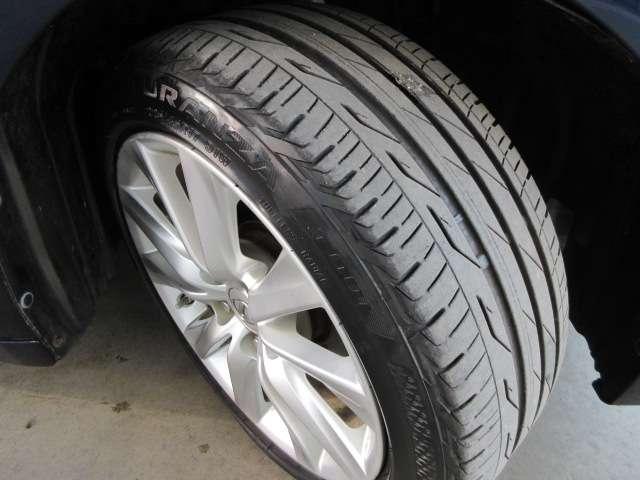 ＩＳ ＩＳ３００ｈ　バージョンＬ　１オナＭＯＰナビ地デジＢカメラ茶本革電動暖冷シートＰＣＳ／追従クルーズ電動Ｒシェイド純正１７ＡＷ（30枚目）