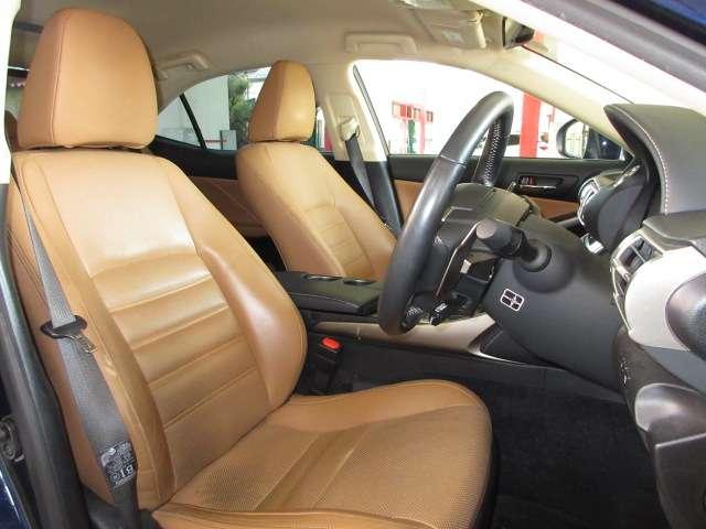 ＩＳ ＩＳ３００ｈ　バージョンＬ　１オナＭＯＰナビ地デジＢカメラ茶本革電動暖冷シートＰＣＳ／追従クルーズ電動Ｒシェイド純正１７ＡＷ（61枚目）