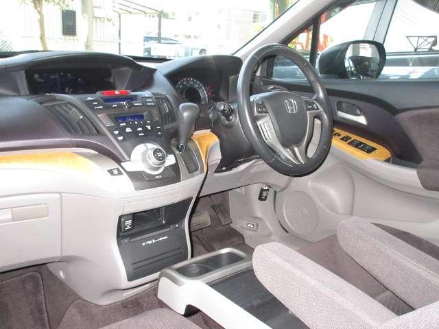 オデッセイ L 後期 純正HDDインターナビ CD/DVD/USB/BlueT/AUX 音楽録音 全周囲カメラ 地デジ A付HID ETC クルコン スマkey 革巻ステア Dバイザー 純正18AW(39枚目)