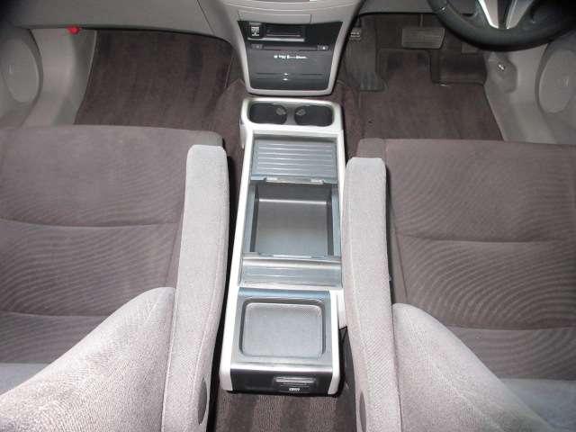 オデッセイ L 後期 純正HDDインターナビ CD/DVD/USB/BlueT/AUX 音楽録音 全周囲カメラ 地デジ A付HID ETC クルコン スマkey 革巻ステア Dバイザー 純正18AW(45枚目)