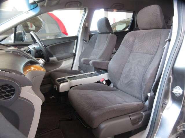 オデッセイ L 後期 純正HDDインターナビ CD/DVD/USB/BlueT/AUX 音楽録音 全周囲カメラ 地デジ A付HID ETC クルコン スマkey 革巻ステア Dバイザー 純正18AW(55枚目)