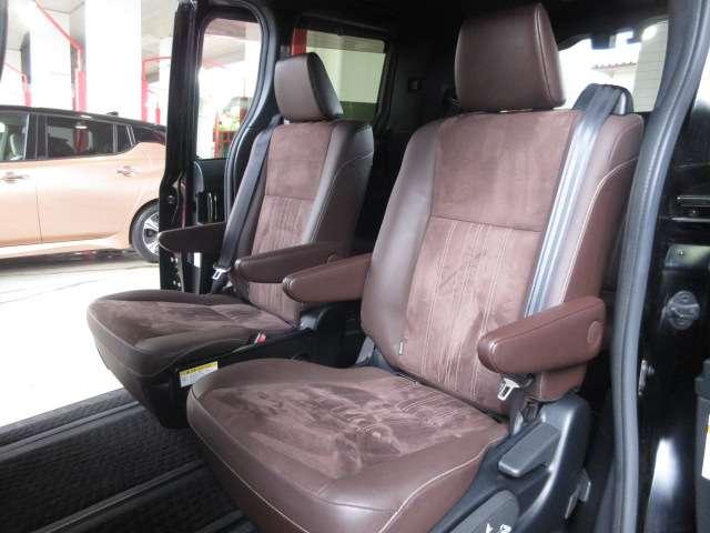 エスクァイア ハイブリッドＧｉ　プレミアムパッケージ　ＡＬＰＩＮＥ１１型ナビＦ／Ｓ／Ｂカメラ地デジ両側電動シートヒーター／ステアヒーター純正１５ＡＷ（59枚目）