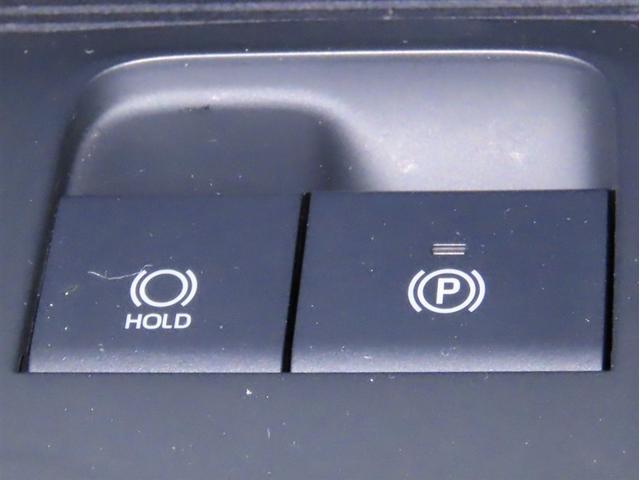 電動パーキングブレーキを装備しております。