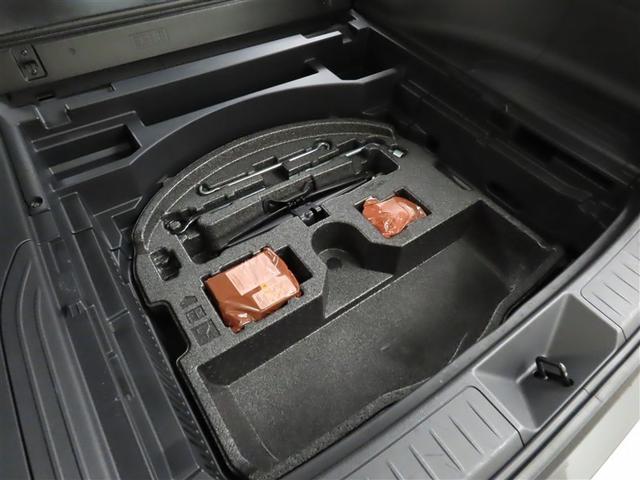 デッキボードの下に収納スペースを装備しております。整理整頓もしやすいですよ。