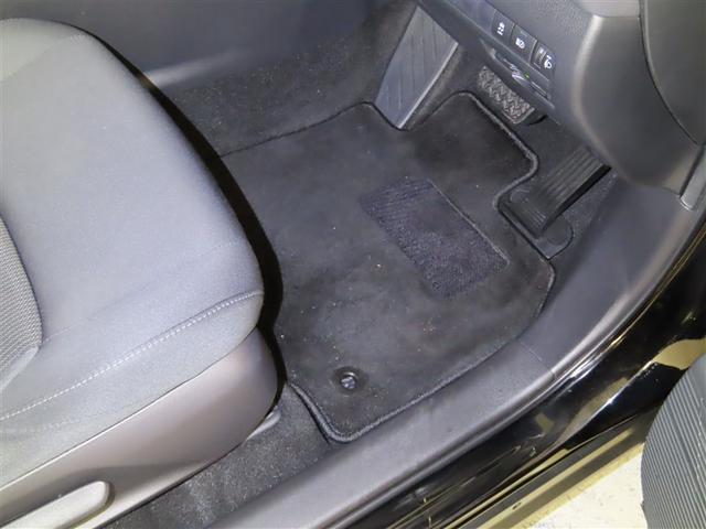 フロアマットもしっかりクリーニングしております。