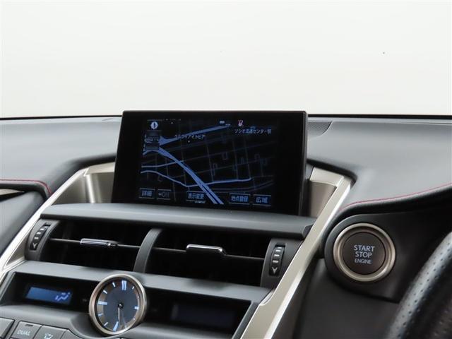 メーカー装着のメモリーナビを装備しております。