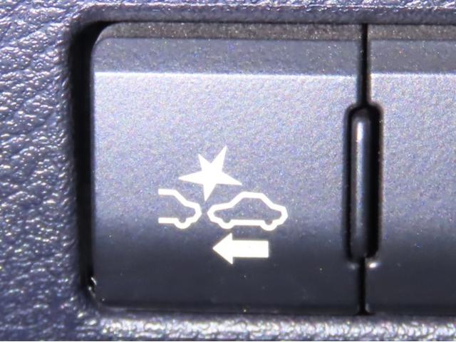 衝突被害軽減ブレーキを装備しております。