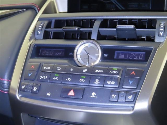 左右独立で温度調整可能なオートエアコンを装備しております。
