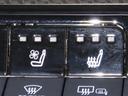 前席にシートヒーター&シートベンチレーションを装備しております。
