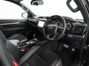 シンプルで使いやすいデザインの運転席です。